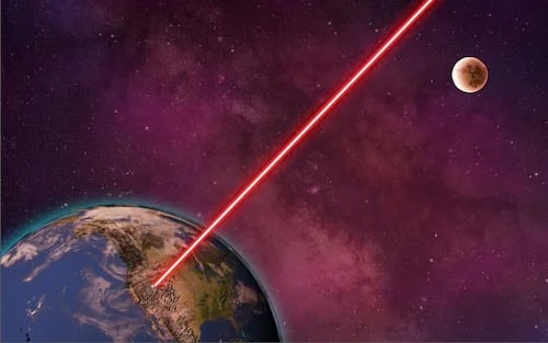 Laser ultra-tecnológico poderia rasgar o tecido do espaço-tempo?